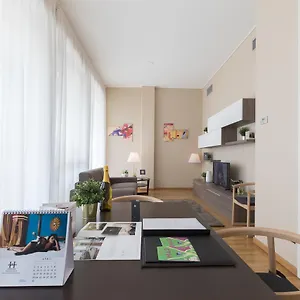 Hemeras Boutique Homes - Design Near Duomo Cathedral Italia