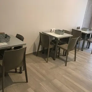 Ca Risorta Stanze Sona, Italy
